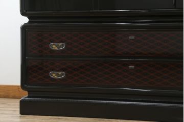 中古　美品　香川漆器　蒟醤(きんま)塗り　美しい艶が魅力!格調高い空間演出に活躍するワードローブ(衣装箪笥、和タンス、キャビネット)(定価推定約140万円)(R-060053)
