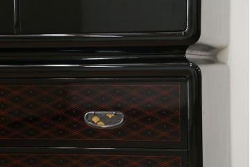 中古　美品　香川漆器　蒟醤(きんま)塗り　美しい艶が魅力!格調高い空間演出に活躍するワードローブ(衣装箪笥、和タンス、キャビネット)(定価推定約140万円)(R-060053)