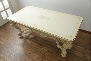 中古　イタリア高級家具　SILIK(シリック)　ロココ調　細部まで凝った装飾が目を引くダイニングテーブル(4人掛け、6人掛け)(R-060054)