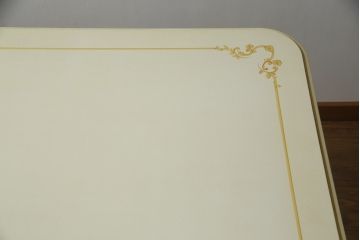 中古　イタリア高級家具　SILIK(シリック)　ロココ調　細部まで凝った装飾が目を引くダイニングテーブル(4人掛け、6人掛け)(R-060054)