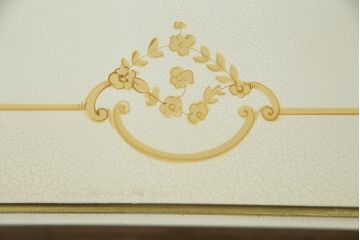 中古　イタリア高級家具　SILIK(シリック)　ロココ調　細部まで凝った装飾が目を引くダイニングテーブル(4人掛け、6人掛け)(R-060054)