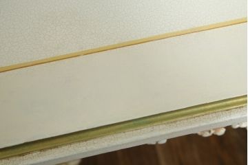 中古　イタリア高級家具　SILIK(シリック)　ロココ調　細部まで凝った装飾が目を引くダイニングテーブル(4人掛け、6人掛け)(R-060054)