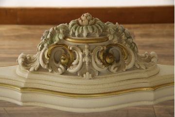 中古　イタリア高級家具　SILIK(シリック)　ロココ調　細部まで凝った装飾が目を引くダイニングテーブル(4人掛け、6人掛け)(R-060054)