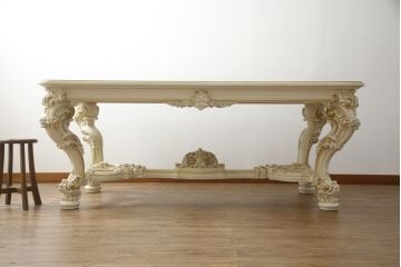 中古　イタリア高級家具　SILIK(シリック)　ロココ調　細部まで凝った装飾が目を引くダイニングテーブル(4人掛け、6人掛け)(R-060054)