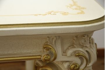 中古　イタリア高級家具　SILIK(シリック)　ロココ調　細部まで凝った装飾が目を引くダイニングテーブル(4人掛け、6人掛け)(R-060054)
