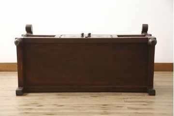 和製ビンテージ　神戸洋家具　COLONY HOUSE(コロニーハウス)　彫刻入り　挽き物加工がエレガントな雰囲気を醸し出す収納付きベンチ(ヴィンテージ、ソファ、2人掛け、長椅子、板座、ダイニングチェア)(R-060069)