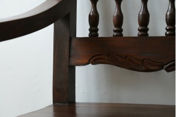和製ビンテージ　神戸洋家具　COLONY HOUSE(コロニーハウス)　彫刻入り　挽き物加工がエレガントな雰囲気を醸し出す収納付きベンチ　(R-060069)