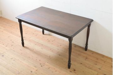 中古　北海道民芸家具　細身の脚が上品な印象を高めるダイニングテーブル(4人掛け、食卓)(R-060092)