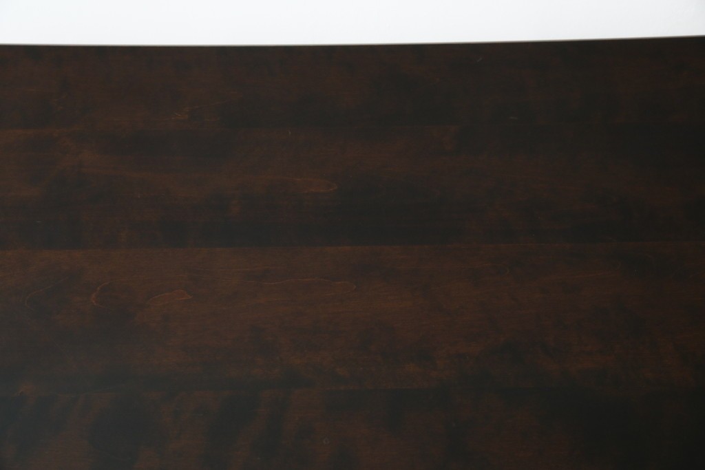 中古　北海道民芸家具　細身の脚が上品な印象を高めるダイニングテーブル　(R-060093)