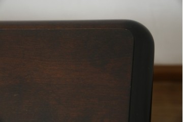 中古　北海道民芸家具　細身の脚が上品な印象を高めるダイニングテーブル　(R-060093)