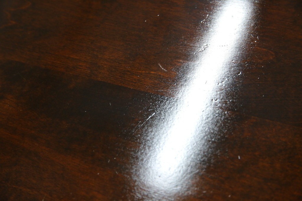 中古　北海道民芸家具　細身の脚が上品な印象を高めるダイニングテーブル　(R-060093)