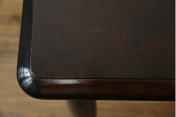 中古　北海道民芸家具　細身の脚が上品な印象を高めるダイニングテーブル　(R-060093)