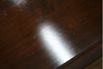 中古　北海道民芸家具　細身の脚が上品な印象を高めるダイニングテーブル　(R-060093)