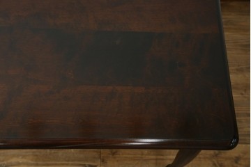 中古　北海道民芸家具　細身の脚が上品な印象を高めるダイニングテーブル　(R-060093)