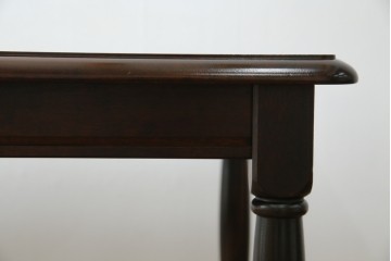 中古　北海道民芸家具　細身の脚が上品な印象を高めるダイニングテーブル　(R-060093)