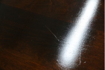 中古　北海道民芸家具　細身の脚が上品な印象を高めるダイニングテーブル　(R-060093)