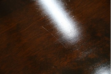 中古　北海道民芸家具　細身の脚が上品な印象を高めるダイニングテーブル　(R-060093)