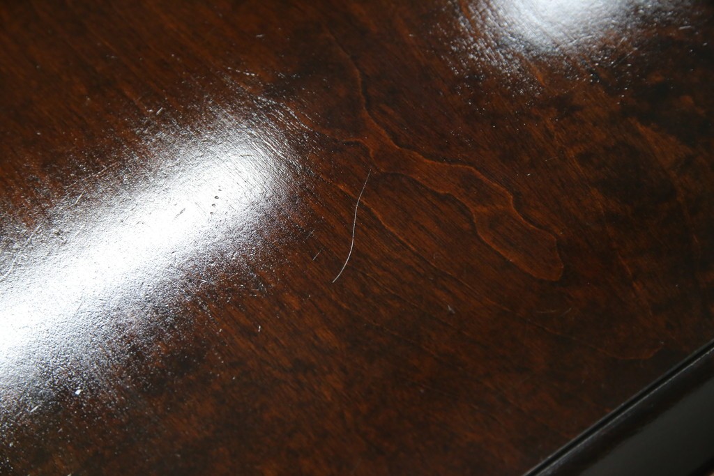 中古　北海道民芸家具　細身の脚が上品な印象を高めるダイニングテーブル　(R-060093)