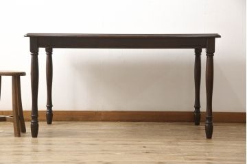 中古　北海道民芸家具　細身の脚が上品な印象を高めるダイニングテーブル(4人掛け、食卓)(R-060094)