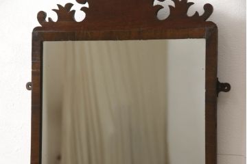 イギリスアンティーク　マホガニー材　個性的なデザインが魅力的なウォールミラー(壁掛け鏡)(R-060096)