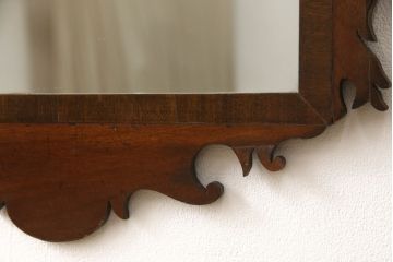 イギリスアンティーク　マホガニー材　個性的なデザインが魅力的なウォールミラー(壁掛け鏡)(R-060096)