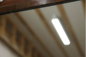 イギリスアンティーク　マホガニー材　個性的なデザインが魅力的なウォールミラー(壁掛け鏡)(R-060096)