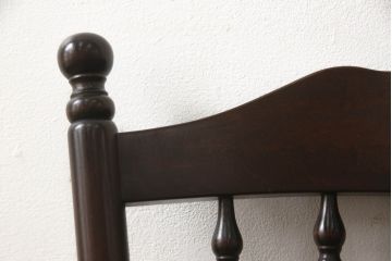 中古　北海道民芸家具　クラシカルな雰囲気を醸し出すダイニングチェア2脚セット(椅子、板座チェア)(R-060100)