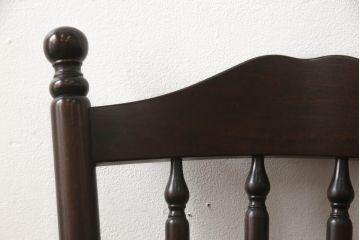 中古　北海道民芸家具　クラシカルな雰囲気を醸し出すダイニングチェア2脚セット(椅子、板座チェア)(R-060101)