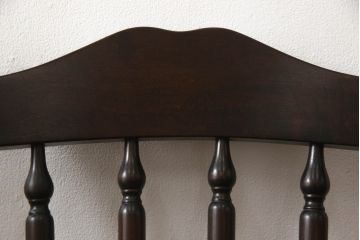 中古　北海道民芸家具　クラシカルな雰囲気を醸し出すダイニングチェア2脚セット(椅子、板座チェア)(R-060101)