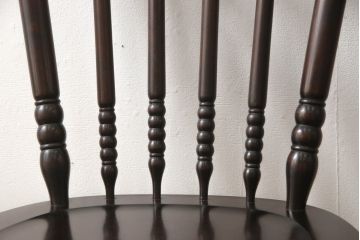 中古　北海道民芸家具　クラシカルな雰囲気を醸し出すダイニングチェア2脚セット(椅子、板座チェア)(R-060101)