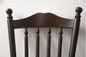 中古　北海道民芸家具　クラシカルな雰囲気を醸し出すダイニングチェア2脚セット(椅子、板座チェア)(R-060102)