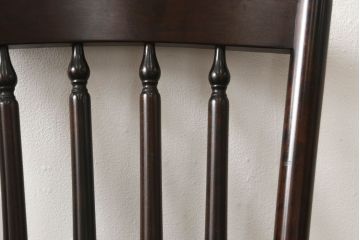 中古　北海道民芸家具　クラシカルな雰囲気を醸し出すダイニングチェア2脚セット(椅子、板座チェア)(R-060104)