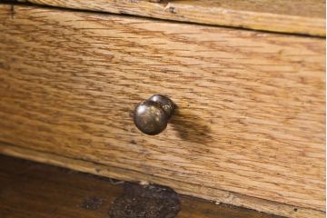 イギリスアンティーク　ウォールナット　クラシカルな佇まいが美しいビューローブックケース(キャビネット、収納棚、戸棚、本箱、ワークデスク、ライティングビューロー、在宅ワーク、在宅用)(R-060106)