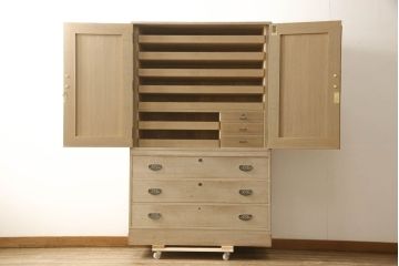 中古　取っ手繊細な意匠が目を引く加茂総桐箪笥(並厚、総桐たんす、引き出し、着物箪笥、和タンス)(R-060114)