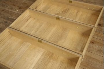 中古　取っ手繊細な意匠が目を引く加茂総桐箪笥(並厚、総桐たんす、引き出し、着物箪笥、和タンス)(R-060114)