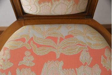 中古　美品　イタリア　ブランド家具　メデア(Medea)　ボタニカル柄のファブリックと彫刻が華やかな印象のハイバックチェア(椅子、イス、ダイニングチェア)(定価約40万円)(R-060117)