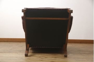 中古　美品　IDC大塚家具　本革　重厚感のある佇まいが魅力的なチェスターフィールド様式の1人掛けレザーソファ(ウイングバックチェア、ウィングバックチェア、アームソファ、1Pソファ)(定価約35万円)(R-060118)