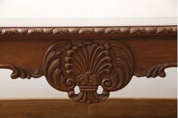 中古　IDC大塚家具　幕板と脚の凝ったデザインが上質な空間を演出するローテーブル(センターテーブル、リビングテーブル)(定価約40万円)(R-060119)