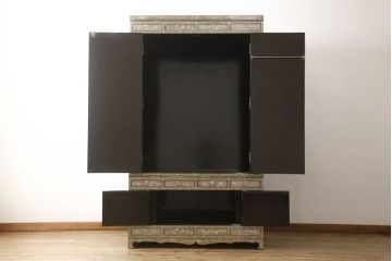 中古　美品　韓国民芸家具　圧巻の螺鈿(ラデン)細工がインパクト抜群の大振りなワードローブ(収納棚、洋服タンス、衣装箪笥)(定価約200万円)(R-060120)