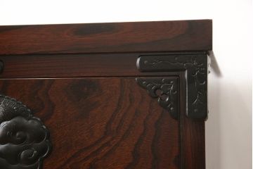 中古　美品　岩谷堂箪笥　黒々とした龍の金具が存在感を放つ収納箪笥(和たんす、整理箪笥、衣装タンス、サイドチェスト、引き出し)(R-060121)