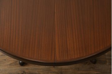 北欧ビンテージ　チーク材　ナチュラルな雰囲気のお部屋に取り入れやすいシンプルな丸テーブル(ラウンドテーブル、ダイニングテーブル、2人掛け、カフェテーブル、コーヒーテーブル、ヴィンテージ)(R-060128)