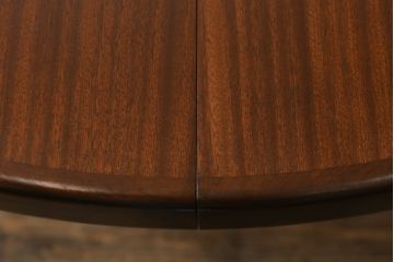 北欧ビンテージ　チーク材　ナチュラルな雰囲気のお部屋に取り入れやすいシンプルな丸テーブル(ラウンドテーブル、ダイニングテーブル、2人掛け、カフェテーブル、コーヒーテーブル、ヴィンテージ)(R-060128)