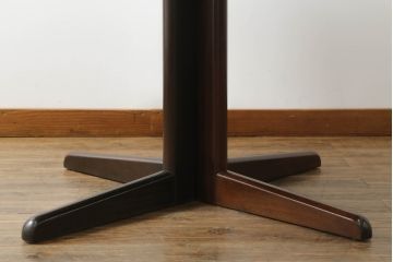 北欧ビンテージ　チーク材　ナチュラルな雰囲気のお部屋に取り入れやすいシンプルな丸テーブル(ラウンドテーブル、ダイニングテーブル、2人掛け、カフェテーブル、コーヒーテーブル、ヴィンテージ)(R-060128)