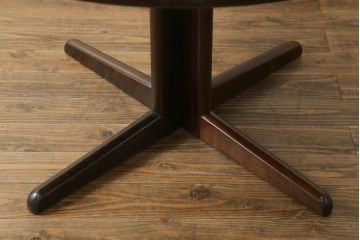 北欧ビンテージ　チーク材　ナチュラルな雰囲気のお部屋に取り入れやすいシンプルな丸テーブル(ラウンドテーブル、ダイニングテーブル、2人掛け、カフェテーブル、コーヒーテーブル、ヴィンテージ)(R-060128)