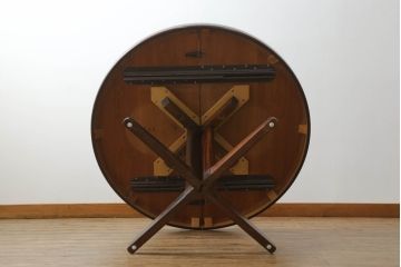 北欧ビンテージ　チーク材　ナチュラルな雰囲気のお部屋に取り入れやすいシンプルな丸テーブル(ラウンドテーブル、ダイニングテーブル、2人掛け、カフェテーブル、コーヒーテーブル、ヴィンテージ)(R-060128)