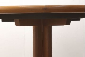 北欧ビンテージ　デンマーク　ナチュラルな雰囲気が魅力的なエクステンションテーブルテーブル(ラウンドテーブル、ダイニングテーブル、2人掛け、4人掛け、ヴィンテージ)(R-060129)