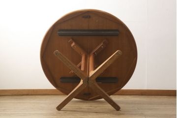 北欧ビンテージ　デンマーク　ナチュラルな雰囲気が魅力的なエクステンションテーブルテーブル(ラウンドテーブル、ダイニングテーブル、2人掛け、4人掛け、ヴィンテージ)(R-060129)