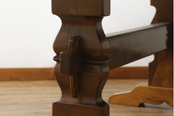 中古　バロッサバレンティ(VARO,S.A. VALENTI)　しっかりとした脚のつくりが魅力的なダイニングテーブル(定価約100万円)(4人掛け、6人掛け)(R-060133)