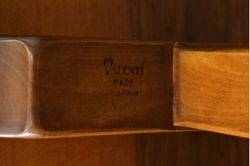 中古　バロッサバレンティ(VARO,S.A. VALENTI)　しっかりとした脚のつくりが魅力的なダイニングテーブル(定価約100万円)(4人掛け、6人掛け)(R-060133)