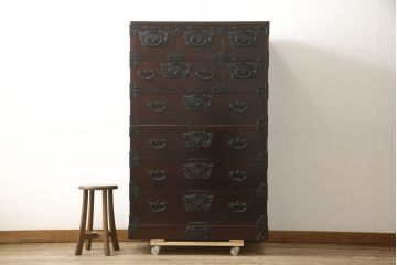 中古　美品　岩谷堂箪笥　希少サイズ　重厚感のある金具が魅力的な重ね箪笥(洋服タンス、衣装箪笥、和箪笥、収納箪笥、引き出し、上下バラ売り可能)(R-060137)
